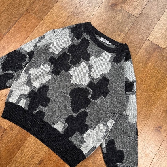 Men’s Vintage 90s patterned retro wool knit sweater - Picture 4 of 7